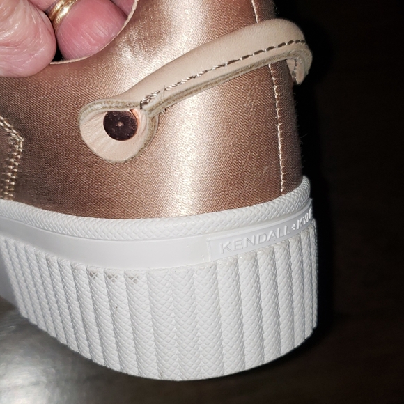 Kendall + Kylie Rae 3 Rose Gold Satin Platform Sneaker 7.5 - Picture 14 of 17